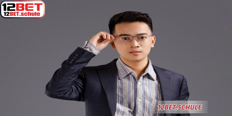 CEO Quang Vinh chúc mừng những thành công vang dội của thương hiệu 12BET